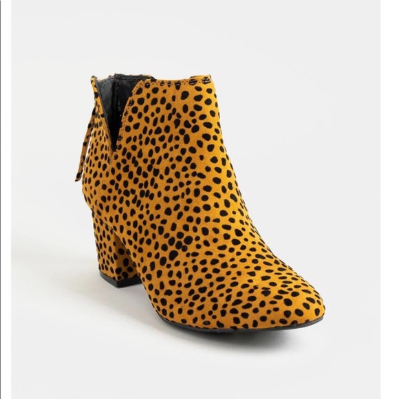 qupid leopard boots